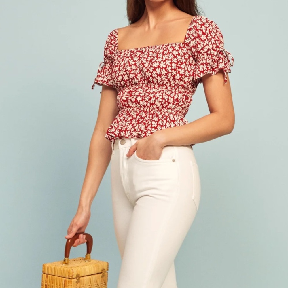 Reformation Solis Ruffle Crop
Top - Picture 4 of 4